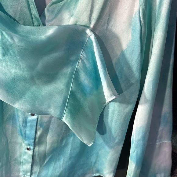 Beautiful ZARA Aqua and White Button-Up Blouse with Bell Sleeves - Picture 9 of 9